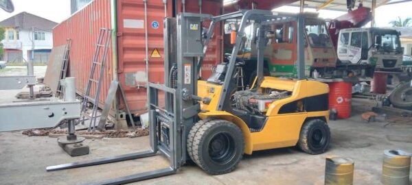 Cat forklift DP30NT